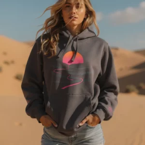 Sweatshirt Flow de NOWFIELD porté dans un environnement outdoor.